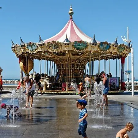 Avec Clim, Piscine, Ascenseur Et Parking, Proche Et Commerces - Fr-1-307-143 * Le Grau-du-Roi